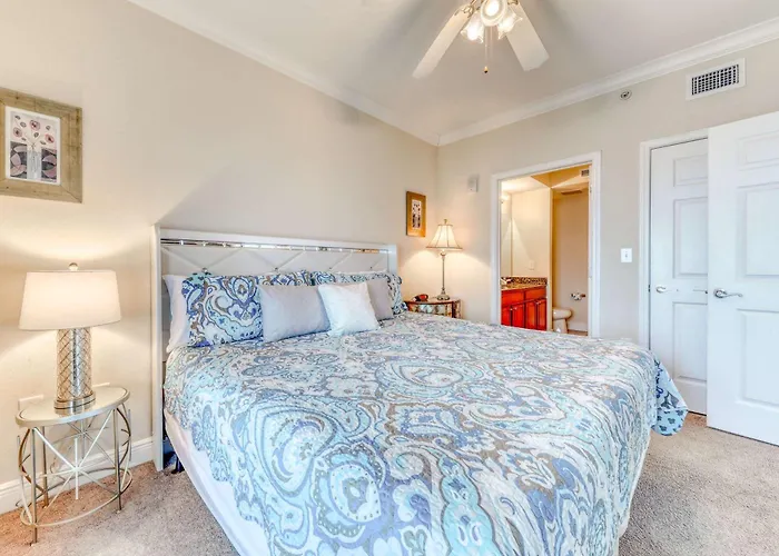 Holiday home Corner With Gulf Lagoon Views Access & Pools Lazy River